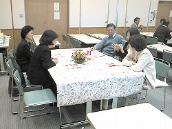 �O���[�v�ʃf�B�X�J�b�V�������i�̎ʐ^�i���̂R�j