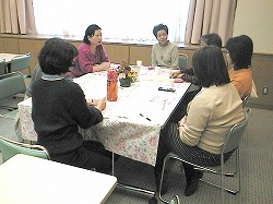 �O���[�v�ʃf�B�X�J�b�V�������i�̎ʐ^�i���̂S�j