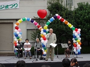 ���O�Ŋ������̃O���[�v�̎ʐ^�i�R�j