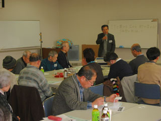 �t��Љ�����c����ǒ����j�����q�ׂĂ���ʐ^