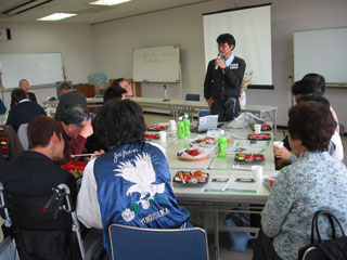 �j���ƃX�s�[�`���̎ʐ^