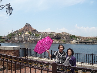 �v�����e�E�X�ΎR��w�i�ɎB�����ʐ^